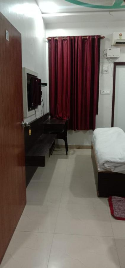 Jaya Palace Hotel By Wb Inn Dhaulpur Exteriör bild